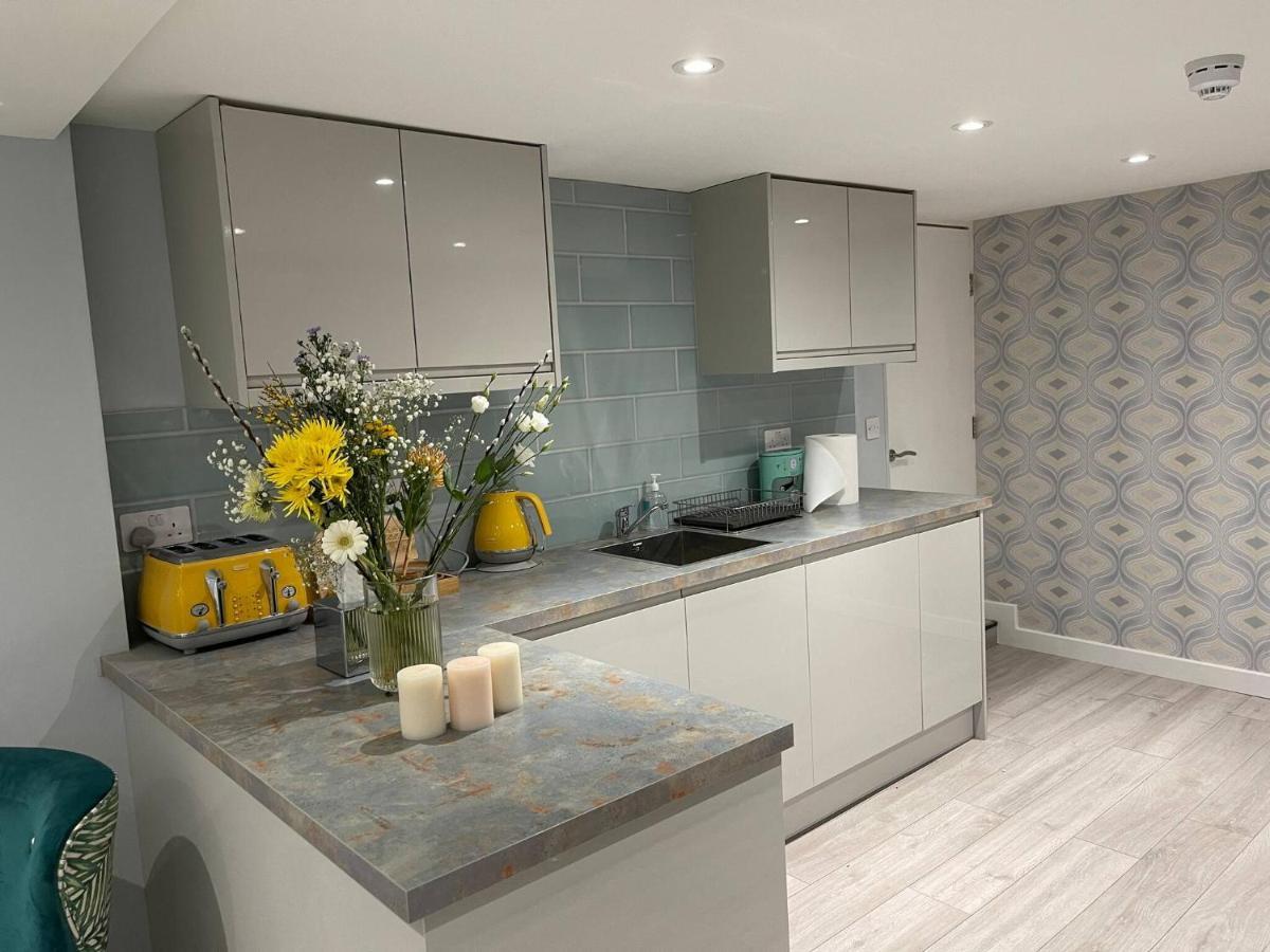 Entire 2 Bed Flat With Garden, Located Near Beach Brighton Exterior foto