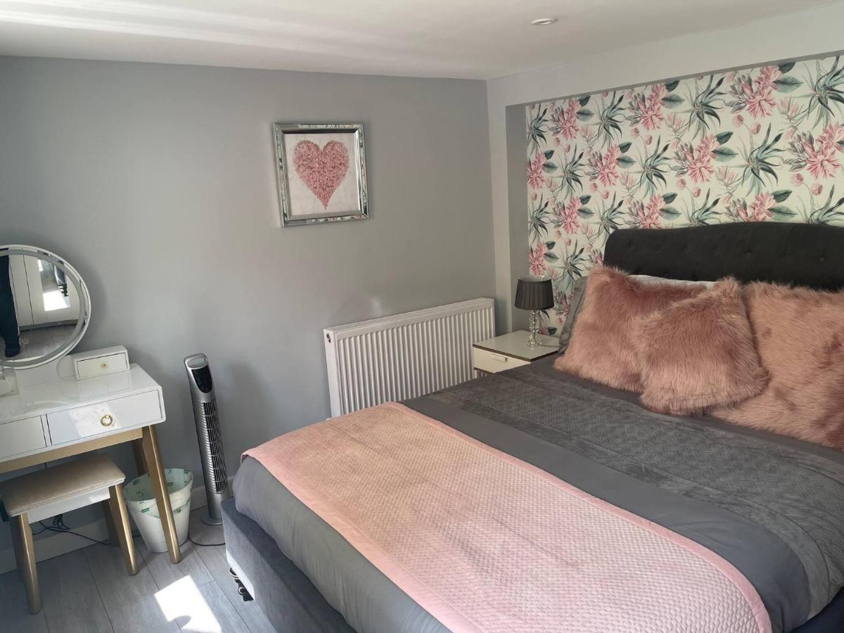Entire 2 Bed Flat With Garden, Located Near Beach Brighton Exterior foto