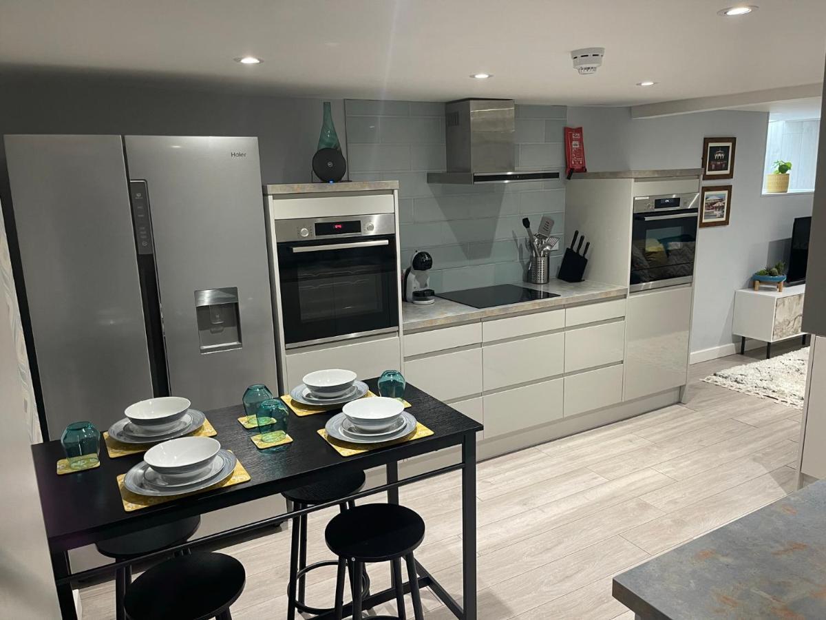Entire 2 Bed Flat With Garden, Located Near Beach Brighton Exterior foto